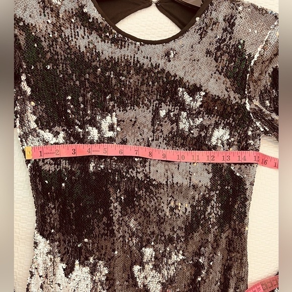 NAEEM KHAN Silver Black Sequin Sheath Open Back Dress - Picture 11 of 16